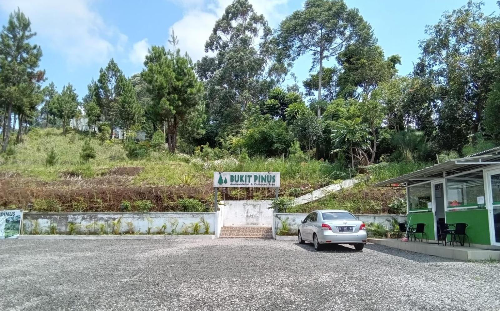 Hotel Bukit Pinus Tegalharendong Kültér fotó